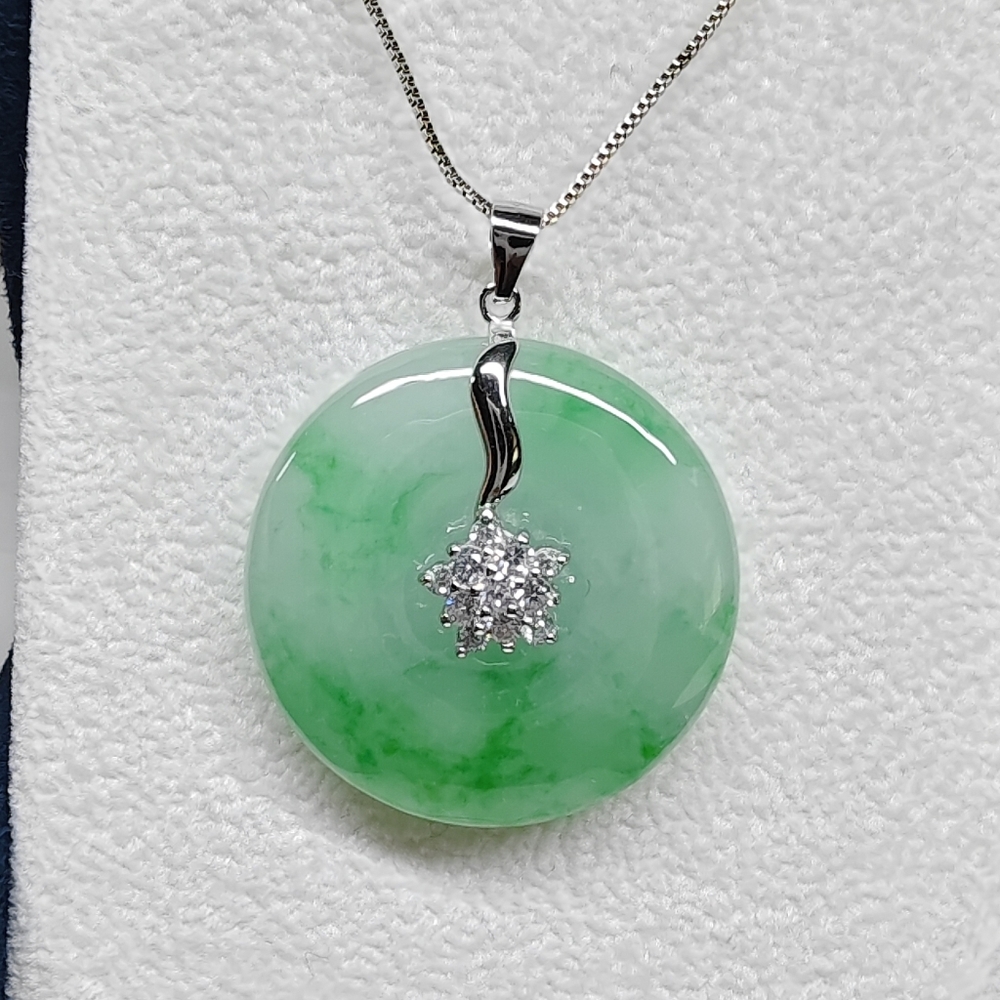 Brand New Green Jade donut pendant with S925 necklace